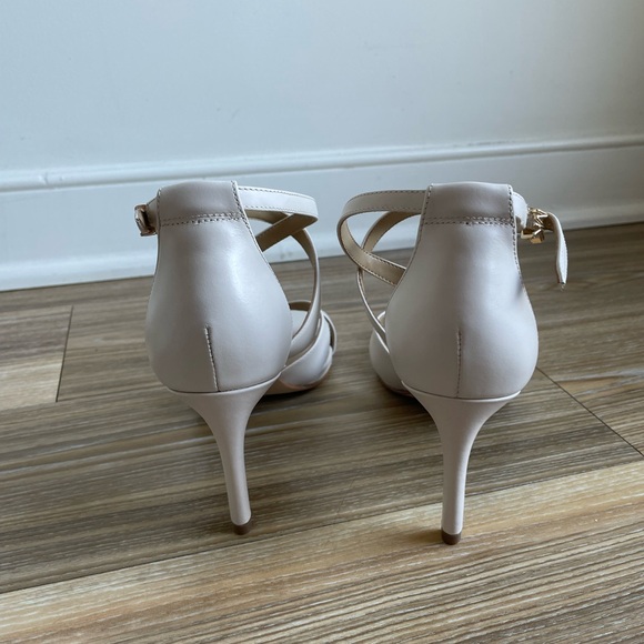 Michael Kors Beige Sandals - Picture 4 of 14